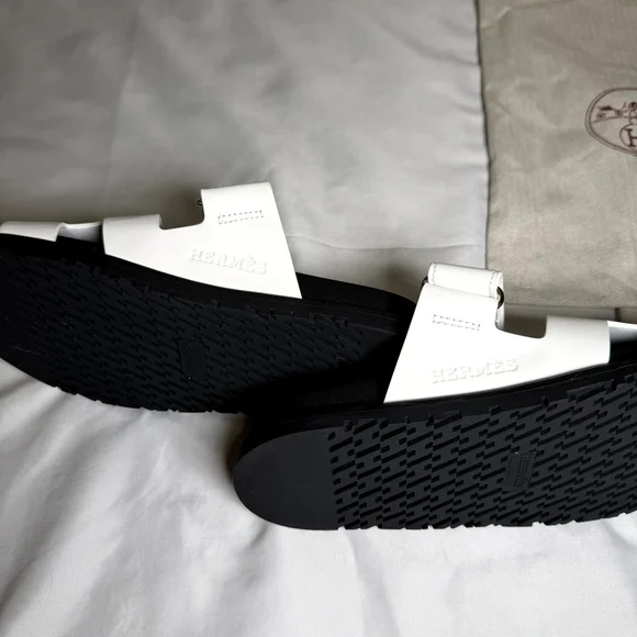 Hermes Black and White Women's Sandals - Picture 4 of 4